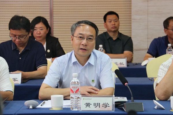 2.欧美在线
党委书记黄明学主持座谈会_副本.jpg