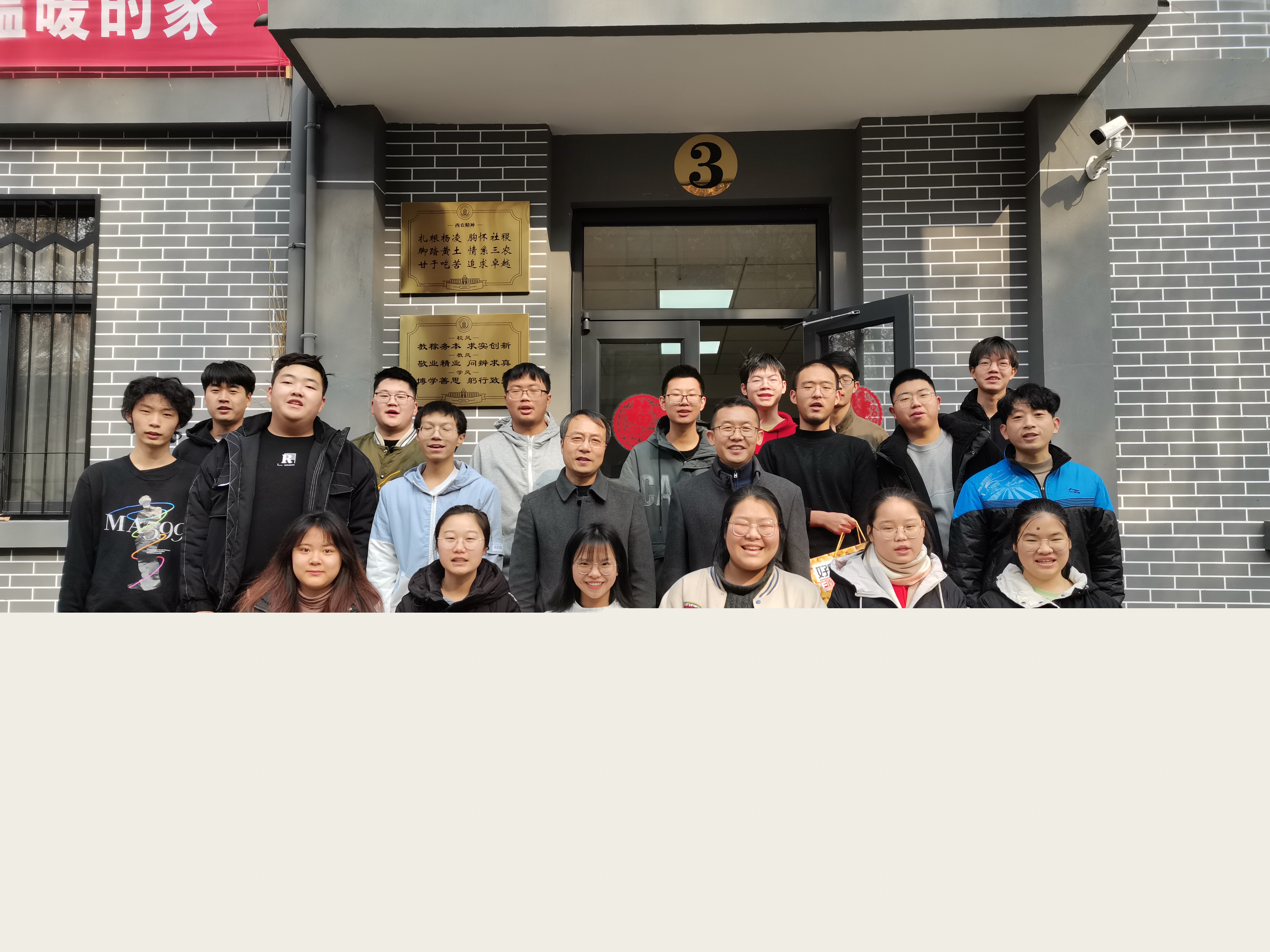 12515b1396be4537b45f44a46a0381e6.jpg